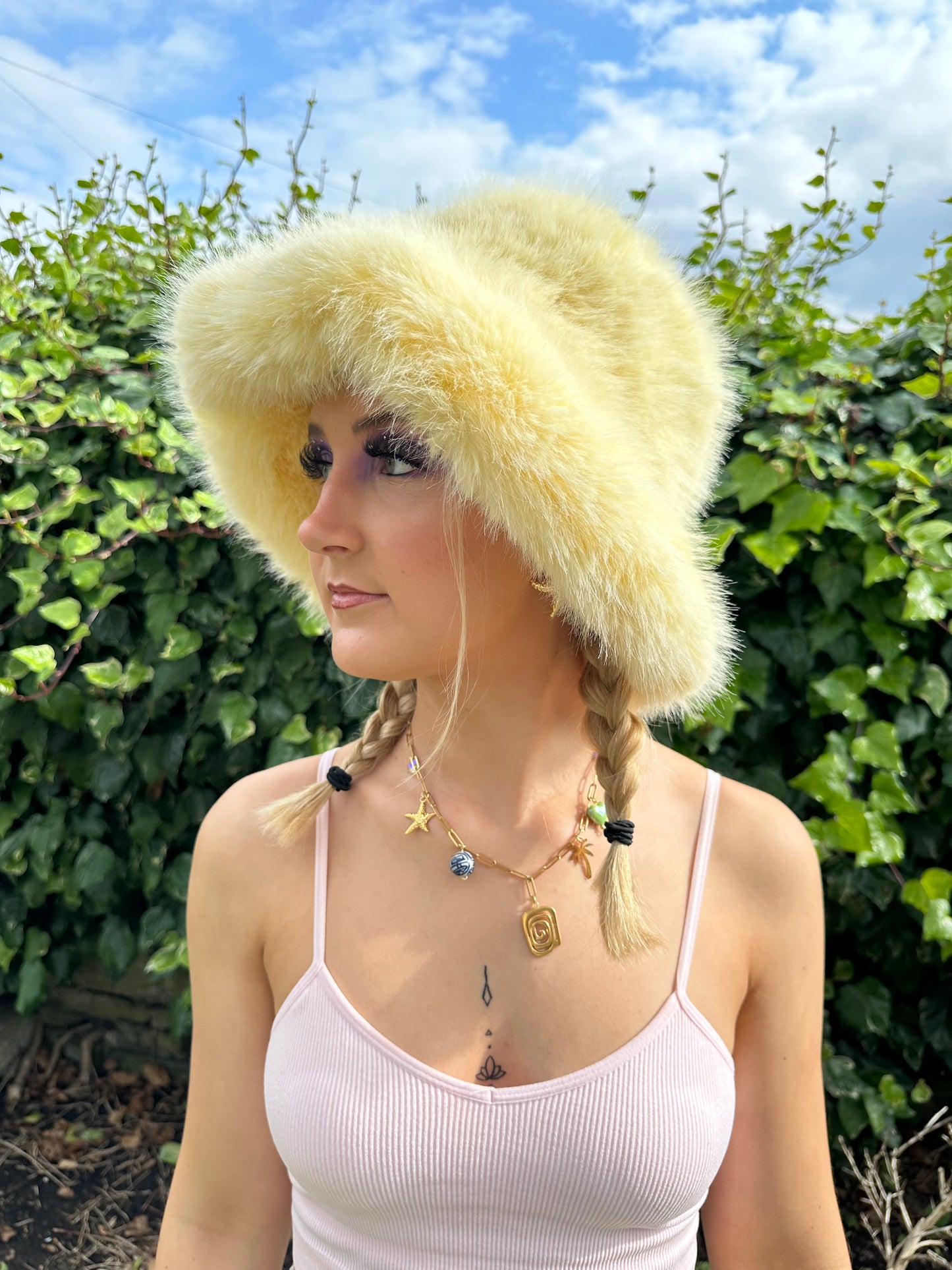 Extra Fluffy Hat - Yellow